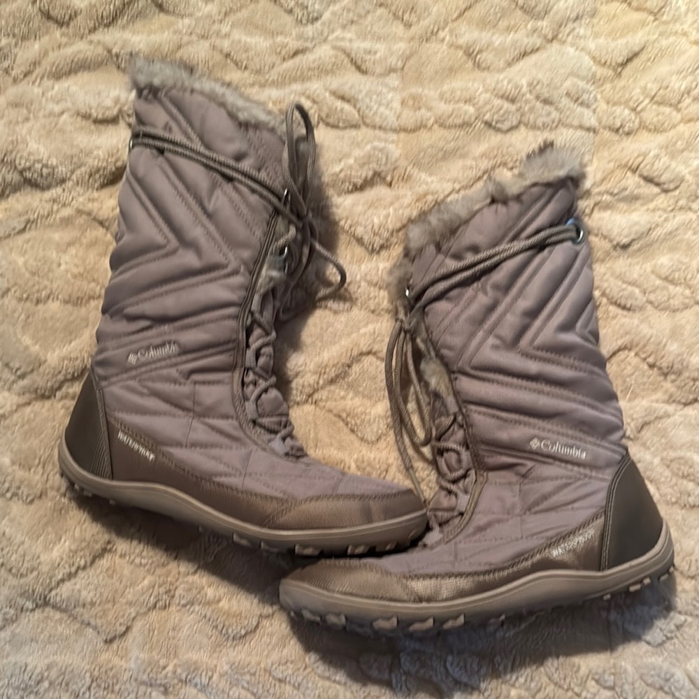 Only worn a couple times. 

Columbia Tan Boots with Insulated Design